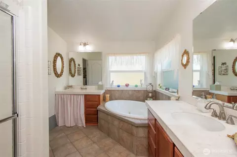 Bath - 201 Winterhawk St, Sequim, WA 98382 photo 3 of 4