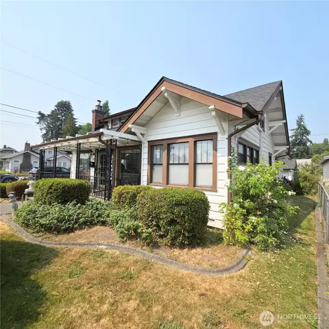 723 5th Ave NW, Puyallup, WA 98371