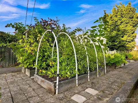 Exterior - 1918 S Waite St, Seattle, WA 98144 photo 10 of 11