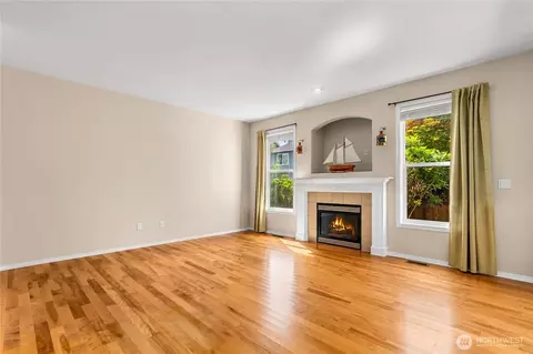 Living - 6951 Radius Loop SE, Olympia, WA 98513 photo 2 of 3