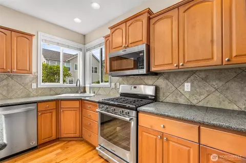Kitchen - 6951 Radius Loop SE, Olympia, WA 98513 photo 5 of 5