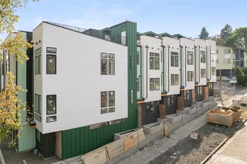 Exterior - 1825 E Pine St, Seattle, WA 98122 photo 2 of 4