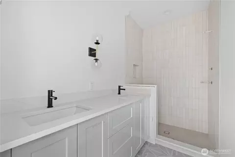 Bath - 1825 E Pine St, Seattle, WA 98122 photo 2 of 2