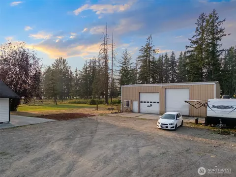 Exterior - 41926 212th Ave SE, Enumclaw, WA 98022 photo 4 of 7