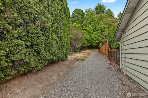 Exterior - 23730 9th Pl W, Bothell, WA 98021 photo 7 of 8