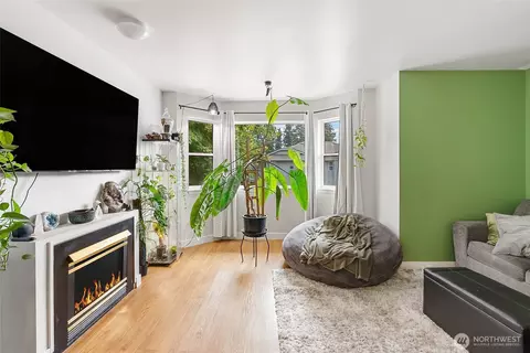 3374 Northwest Ave #202, Bellingham, WA 98225