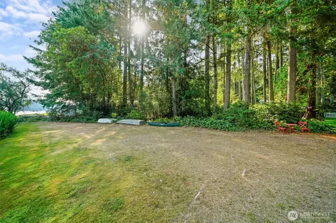 11124 Cole Pl, Anderson Island, WA 98303