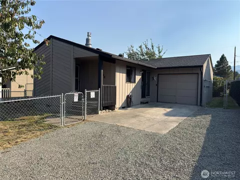 828 W 10th St, Port Angeles, WA 98363