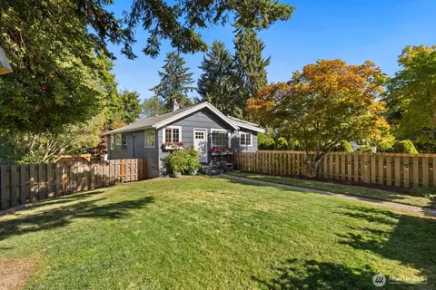 3226 48th Ave SW, Seattle, WA 98116