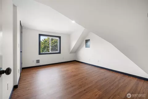 Bedroom - 2104 Rockefeller Ave #1716, Everett, WA 98201 photo 6 of 6