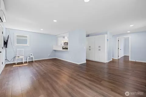 Living - 2104 Rockefeller Ave #1716, Everett, WA 98201 photo 1 of 2