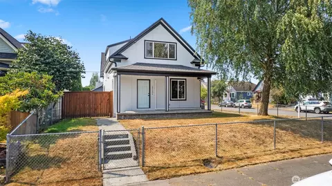Exterior - 2104 Rockefeller Ave #1716, Everett, WA 98201 photo 2 of 7