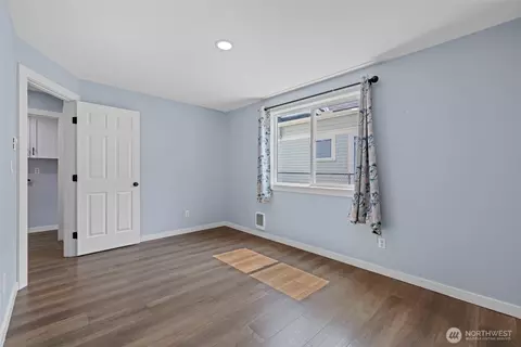 Bedroom - 2104 Rockefeller Ave #1716, Everett, WA 98201 photo 3 of 6