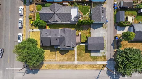 View/Area - 2104 Rockefeller Ave #1716, Everett, WA 98201 photo 2 of 3