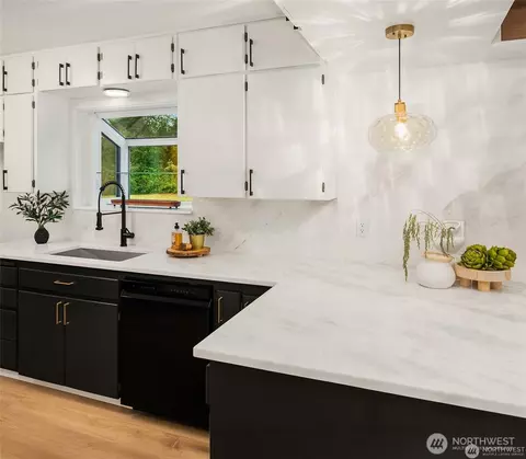 Kitchen - 23111 58th Ave E, Spanaway, WA 98387 photo 2 of 4