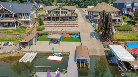1818 186th Ave E, Lake Tapps, WA 98391