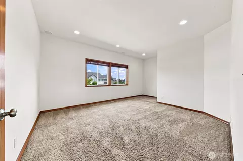 Bedroom - 3265 Phillips Ave, Enumclaw, WA 98022 photo 5 of 10