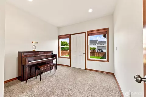 Entry Way - 3265 Phillips Ave, Enumclaw, WA 98022 photo 1 of 1