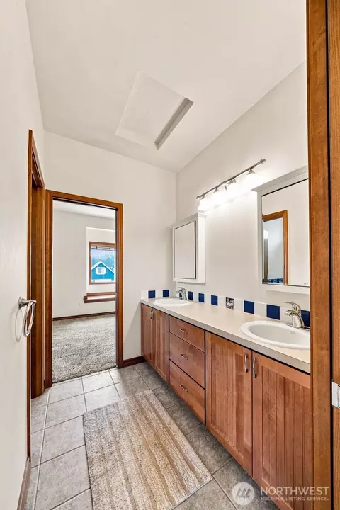 Bath - 3265 Phillips Ave, Enumclaw, WA 98022 photo 6 of 6