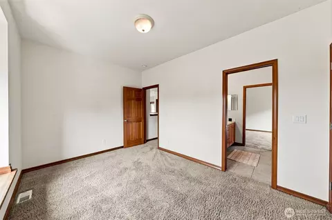 Bedroom - 3265 Phillips Ave, Enumclaw, WA 98022 photo 9 of 10