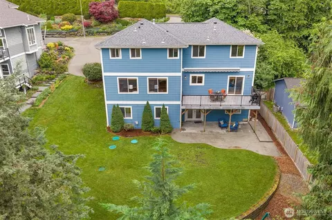 211 210th Ave NE, Sammamish, WA 98074