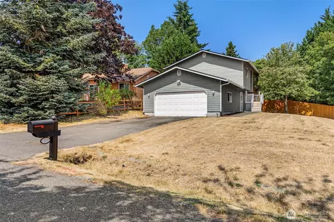 7337 E Patricia St, Port Orchard, WA 98366