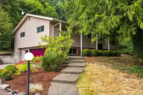 7412 104th St E, Puyallup, WA 98373