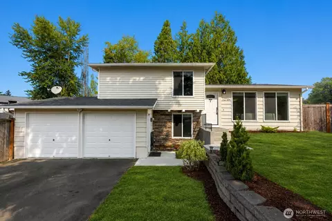 12704 NE 142nd Ct, Kirkland, WA 98034