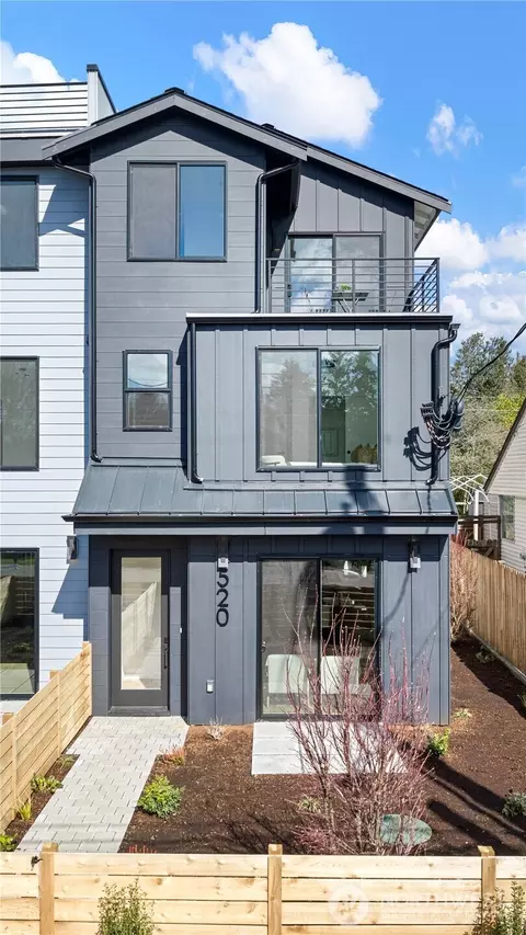 520 N 102nd St, Seattle, WA 98133