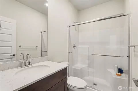 Bath - 4114 235th Pl SE, Bothell, WA 98021 photo 2 of 3