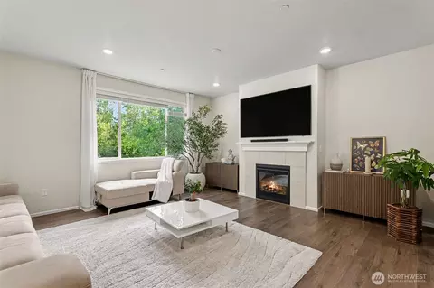 Living - 4114 235th Pl SE, Bothell, WA 98021 photo 2 of 4