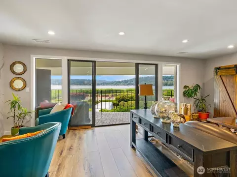 16921 Inglewood Rd NE #A-104, Kenmore, WA 98028