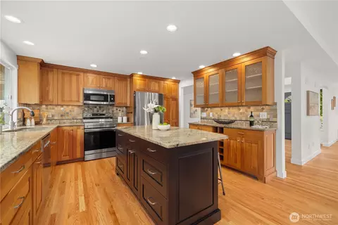Kitchen - 14821 104th Ave NE, Bothell, WA 98011 photo 2 of 3
