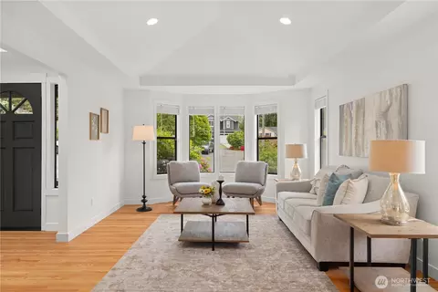 Living - 14821 104th Ave NE, Bothell, WA 98011 photo 1 of 4