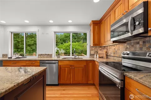 Kitchen - 14821 104th Ave NE, Bothell, WA 98011 photo 3 of 3