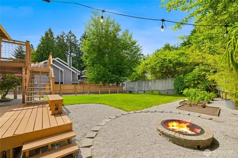 Exterior - 14821 104th Ave NE, Bothell, WA 98011 photo 7 of 9