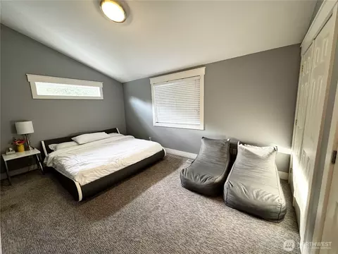 Bedroom - 7360 E Grapeview Loop Rd, Allyn, WA 98524 photo 1 of 3