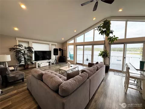 Living - 7360 E Grapeview Loop Rd, Allyn, WA 98524 photo 1 of 2