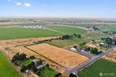 1588 NE Rd NE, Moses Lake, WA 98837