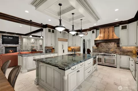 Kitchen - 817 SE 202nd Ct, Camas, WA 98607 photo 5 of 5