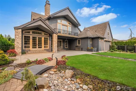 Exterior - 817 SE 202nd Ct, Camas, WA 98607 photo 2 of 5