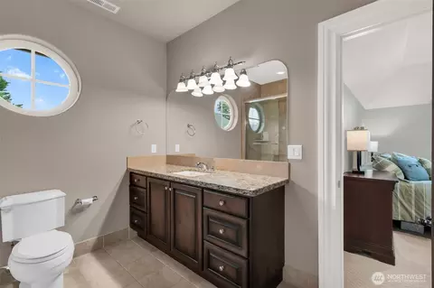 Bath - 817 SE 202nd Ct, Camas, WA 98607 photo 5 of 7