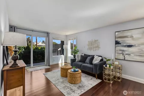 10110 Greenwood Ave N #204, Seattle, WA 98133
