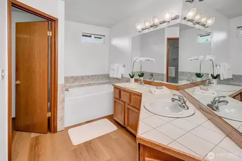 Bath - 2403 238th Pl SE, Bothell, WA 98021 photo 1 of 2