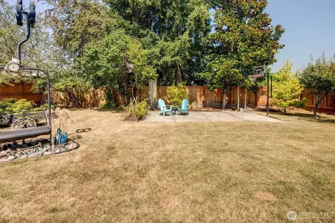 Exterior - 2403 238th Pl SE, Bothell, WA 98021 photo 5 of 6