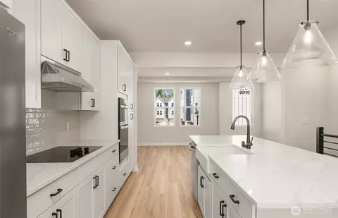 Kitchen - 20341 90th Dr NE #D, Bothell, WA 98011 photo 2 of 3