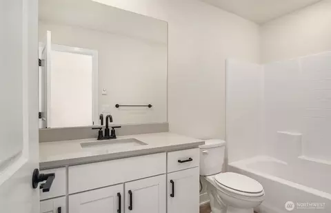 Bath - 9007 NE 203rd Ln #B, Bothell, WA 98011 photo 5 of 5