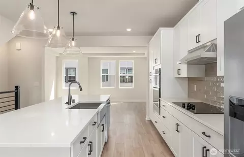 Kitchen - 9007 NE 203rd Ln #B, Bothell, WA 98011 photo 2 of 3