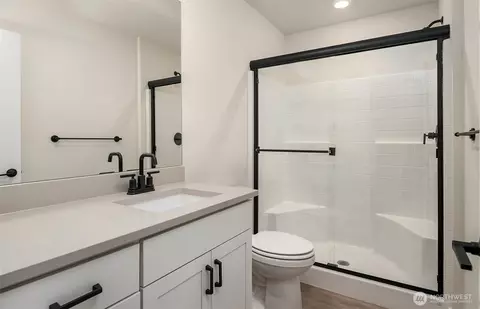 Bath - 9007 NE 203rd Ln #B, Bothell, WA 98011 photo 1 of 5