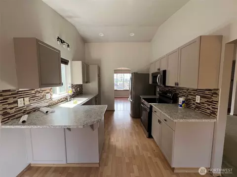 Kitchen - 19528 71st Ave E, Spanaway, WA 98387 photo 1 of 1